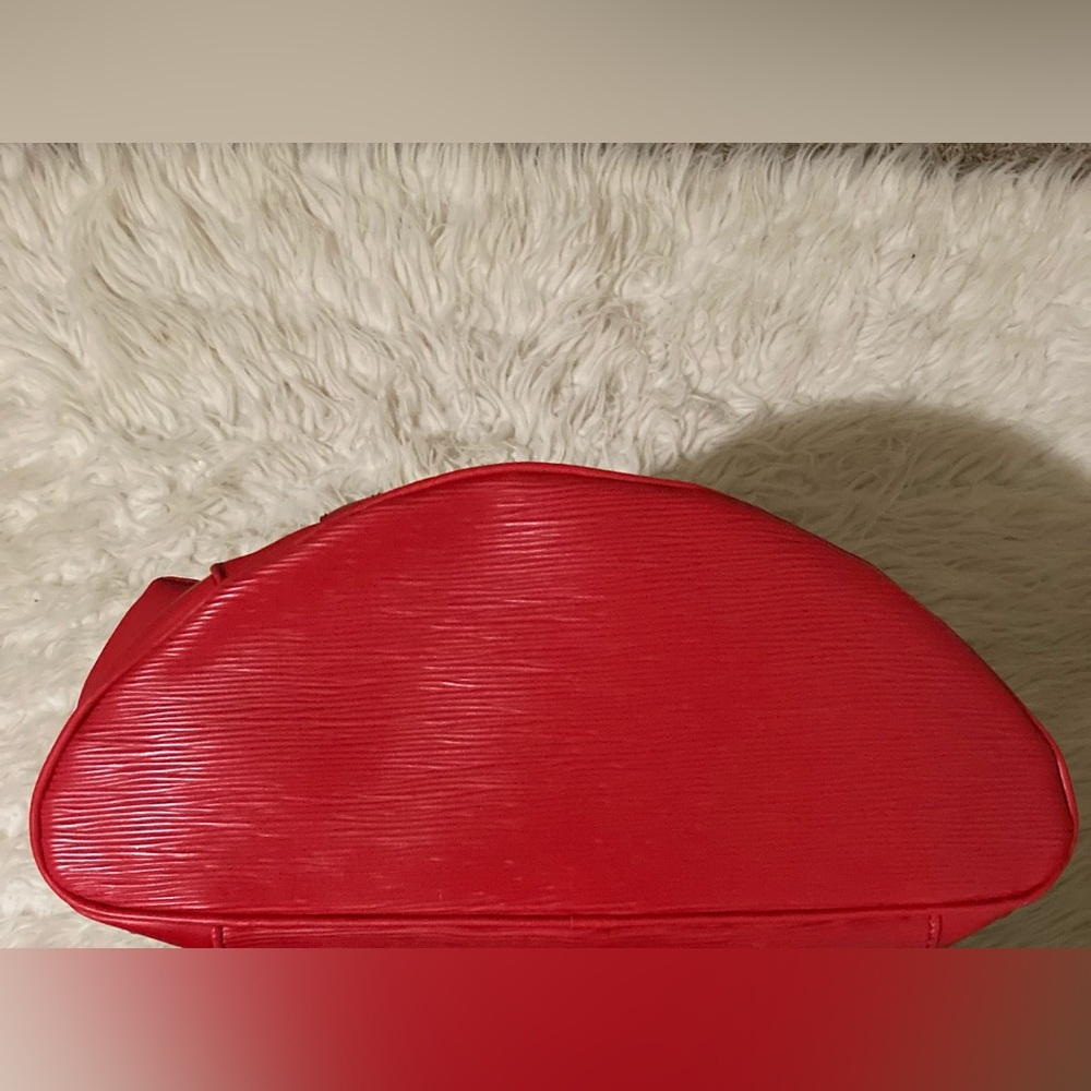 Louis Vuitton x Supreme Christopher Backpack Epi Red - Picture 6 of 12